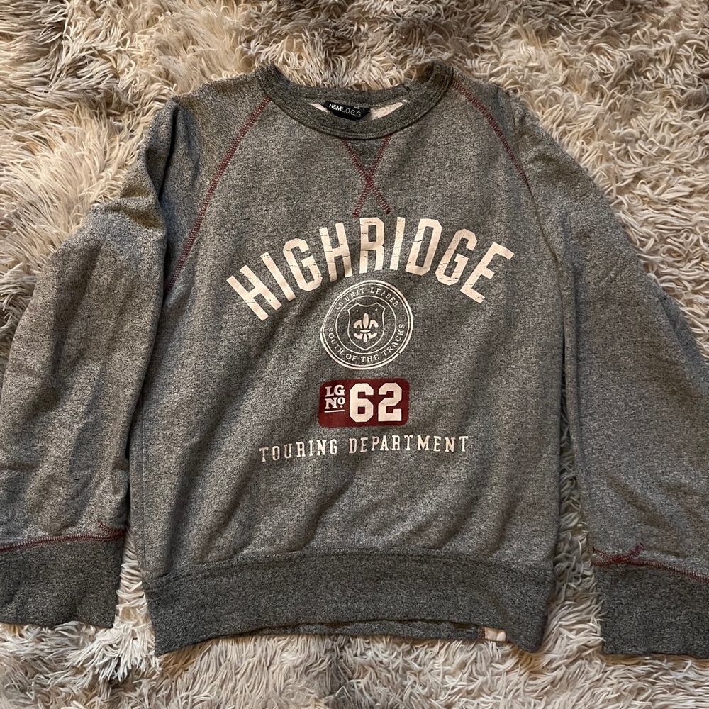 H&M Gray Crewneck Sweater with Classic Style